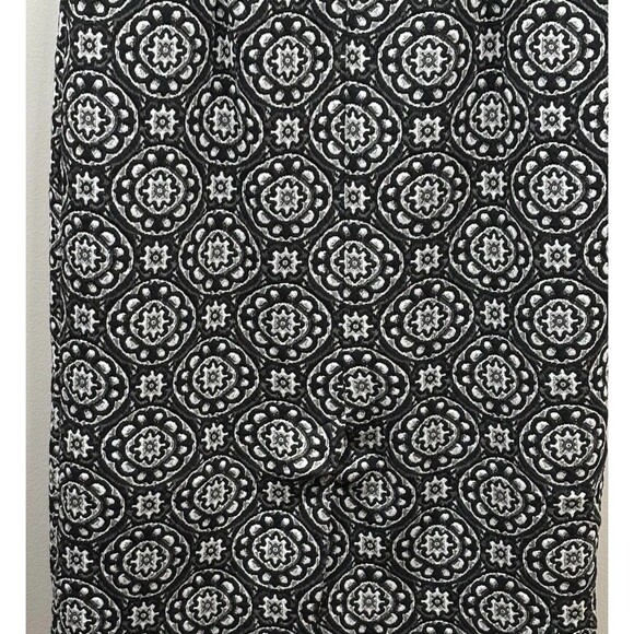Betsey Johnson Black Gray Medallion Cap Sleeve Knit Sheath Dress Size 8 Stretch - Picture 9 of 10
